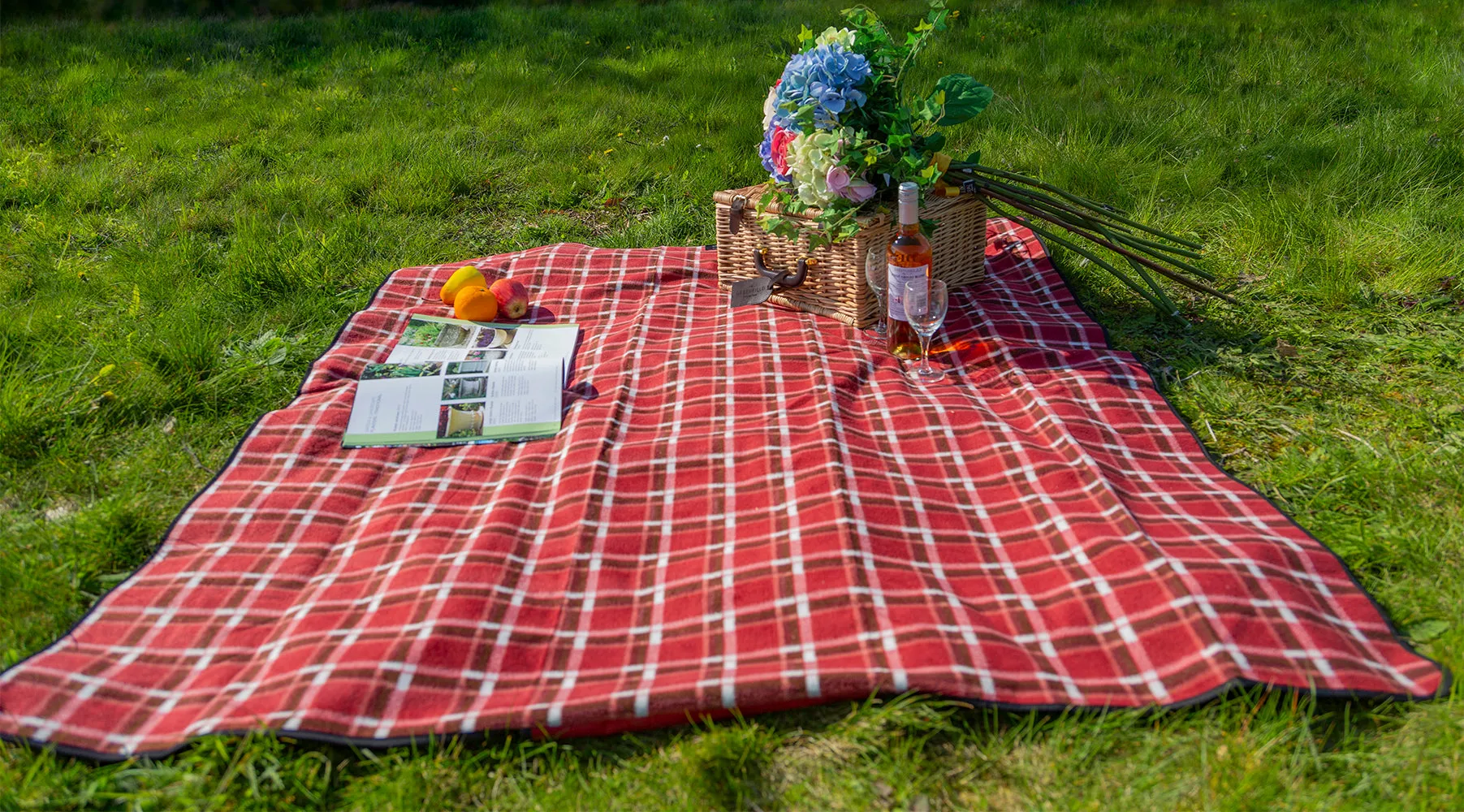 Luxury Plaid Moisture Resistant Picnic Blanket